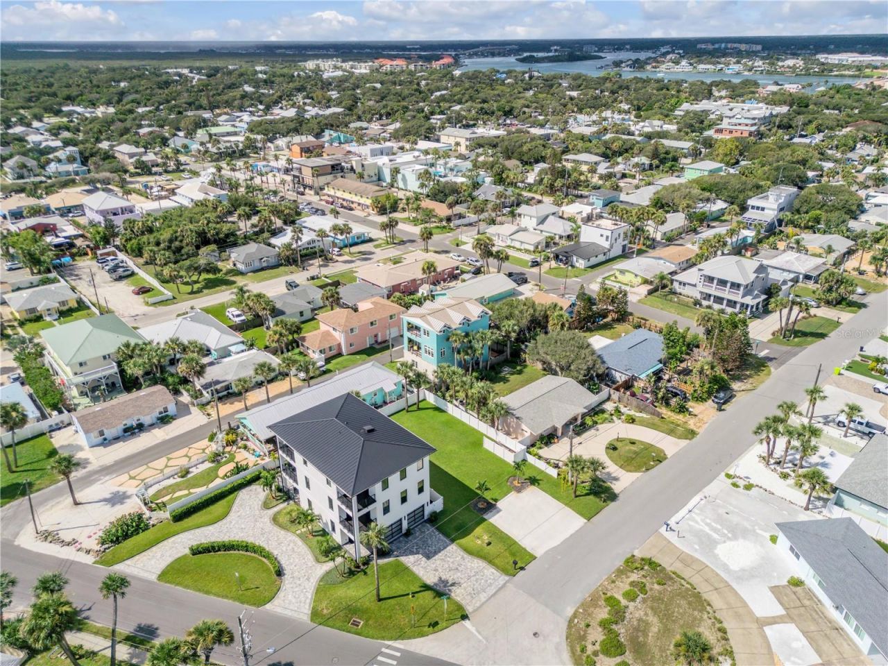 407 Lincoln Avenue, New Smyrna Beach, FL 32169 Photo