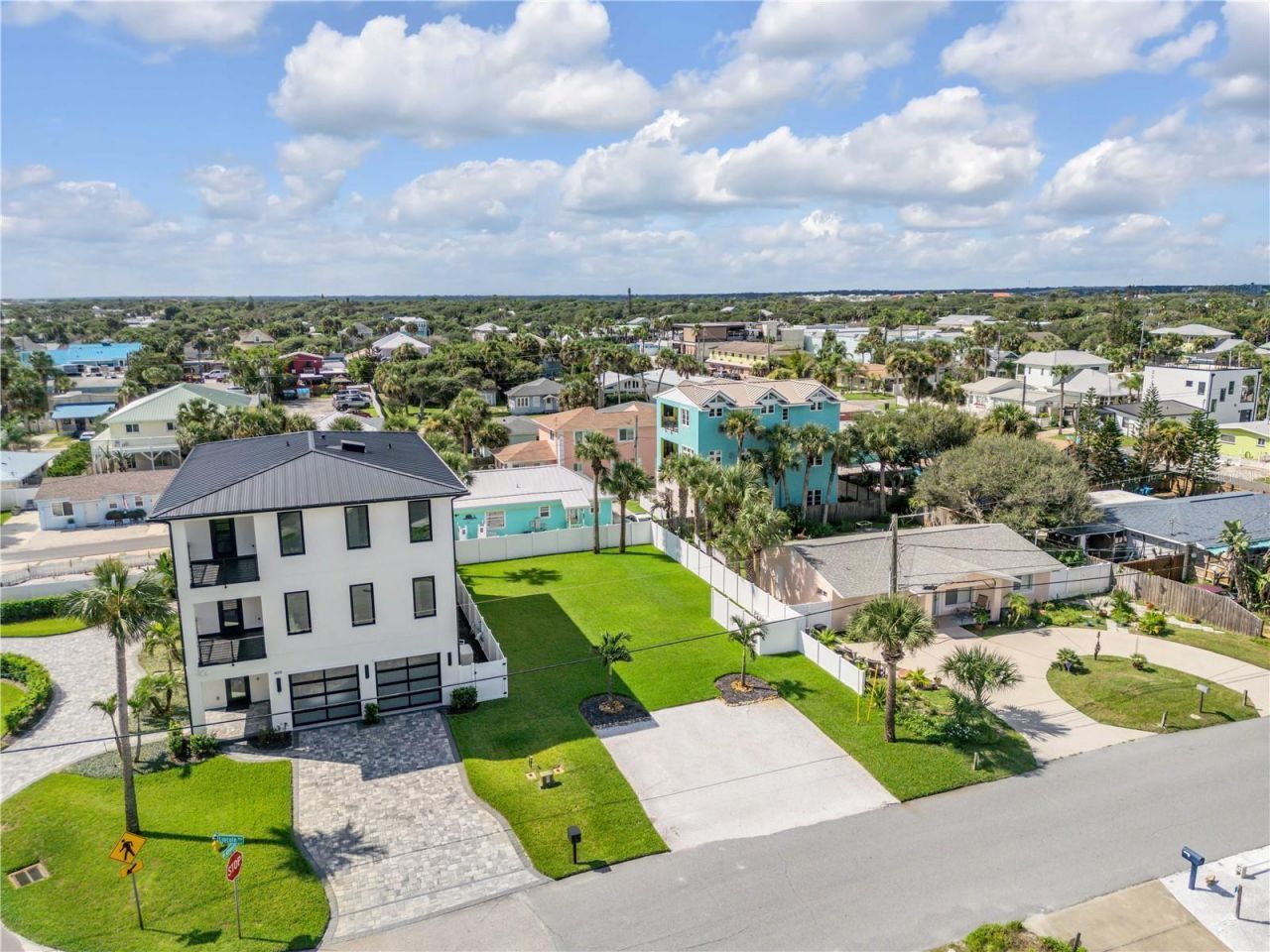 407 Lincoln Avenue, New Smyrna Beach, FL 32169 Photo