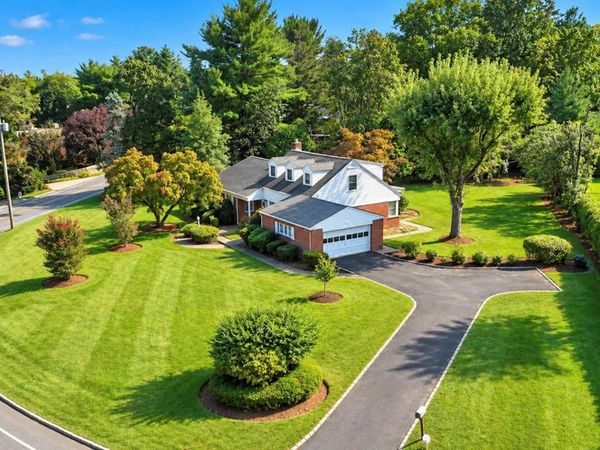 517 E Shore Road , Great Neck, NY 11024