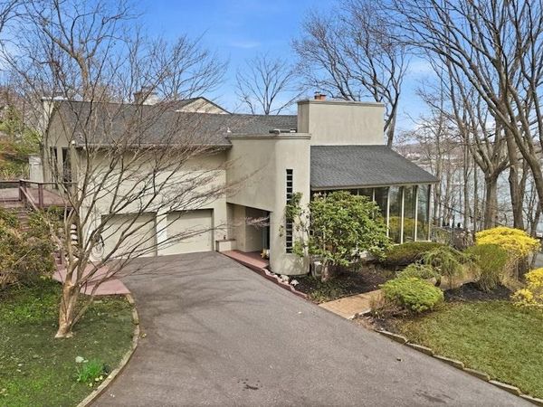 40 Idle Day Drive , Centerport, NY 11721