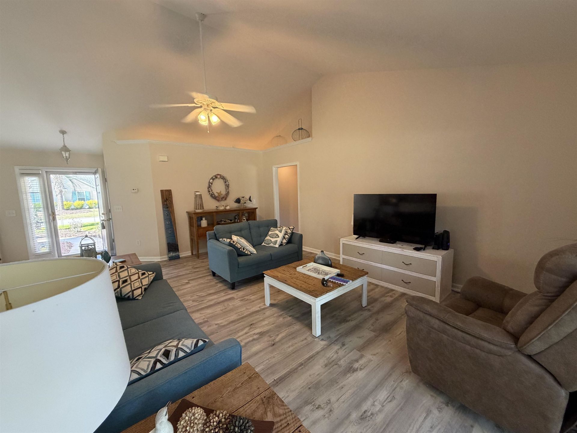 237 Melody Gardens Dr.  Photo 6