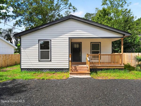5650 Stamford Street , Mims, FL 32754