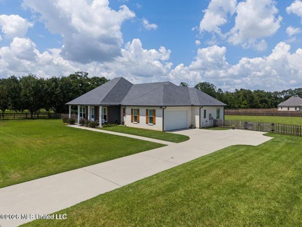 5 S Caesar Oaks Drive, Carriere, MS 39426