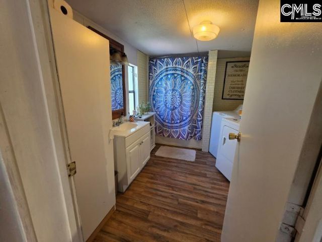 2528 Johnstone Street  Photo 12