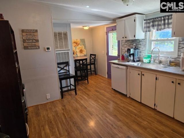 2528 Johnstone Street  Photo 6