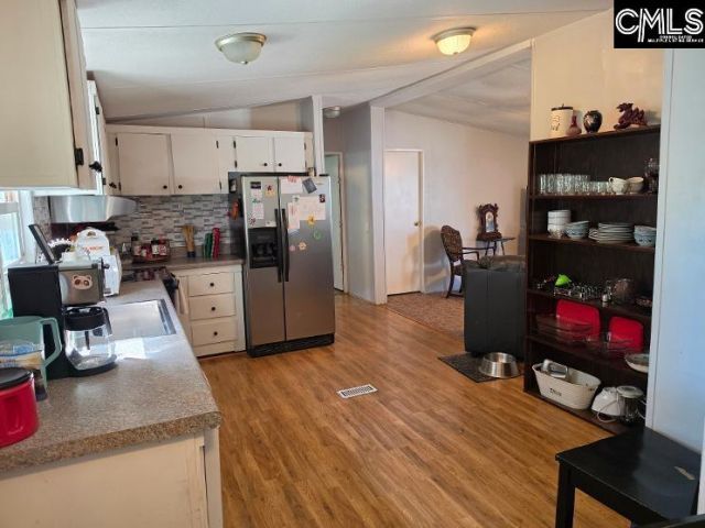 2528 Johnstone Street  Photo 7