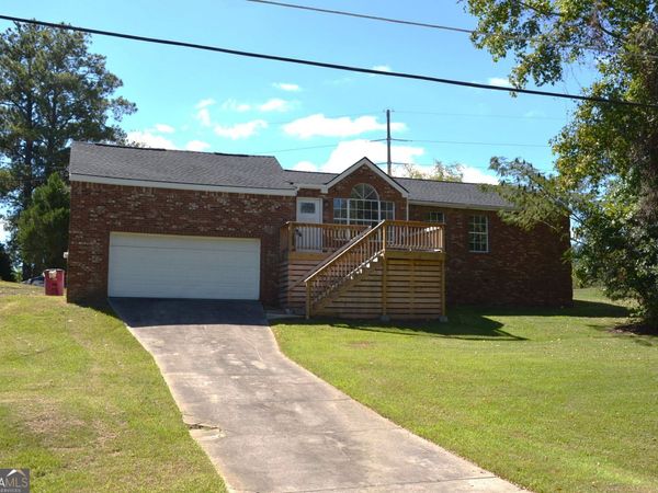 2311 Gwendale Drive E, Lizella, GA 31052