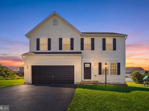 3232 N KING RICHARDS COURT N, YORK, PA 17408