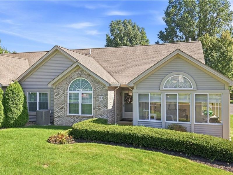 31 Parkside Circle, Unit 1, Canfield, OH 44406 Photo 1