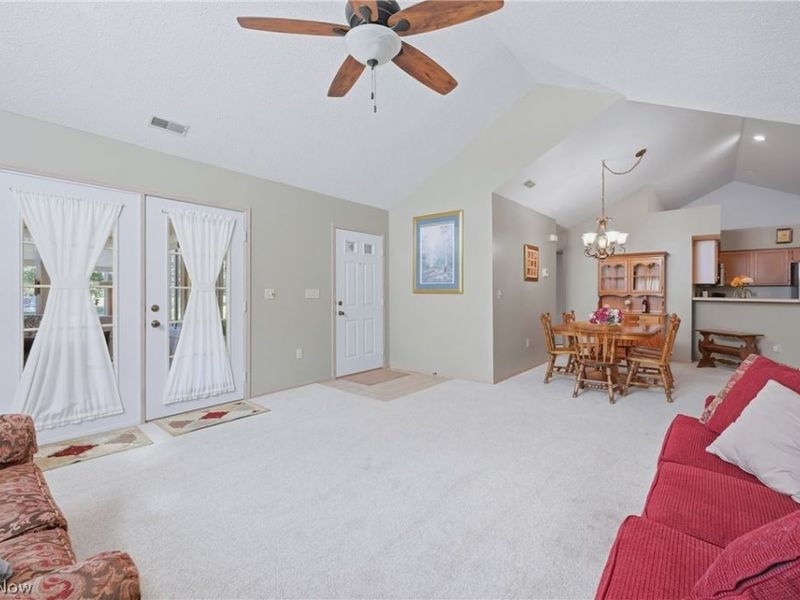 31 Parkside Circle, Unit 1, Canfield, OH 44406 Photo 6