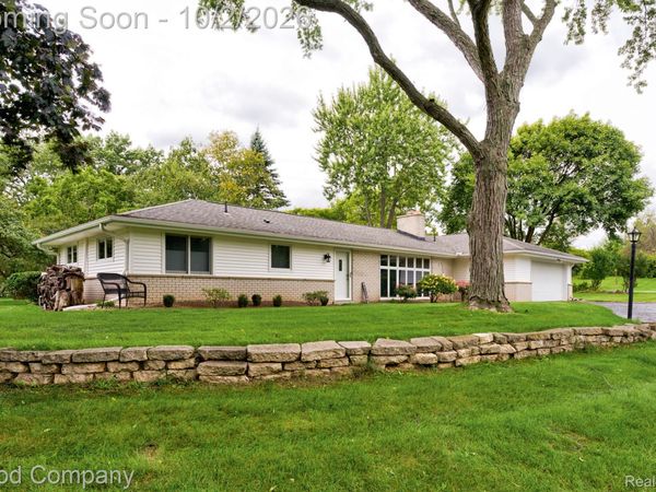 1604 Northumberland Drive, Rochester Hills, Mi 48309