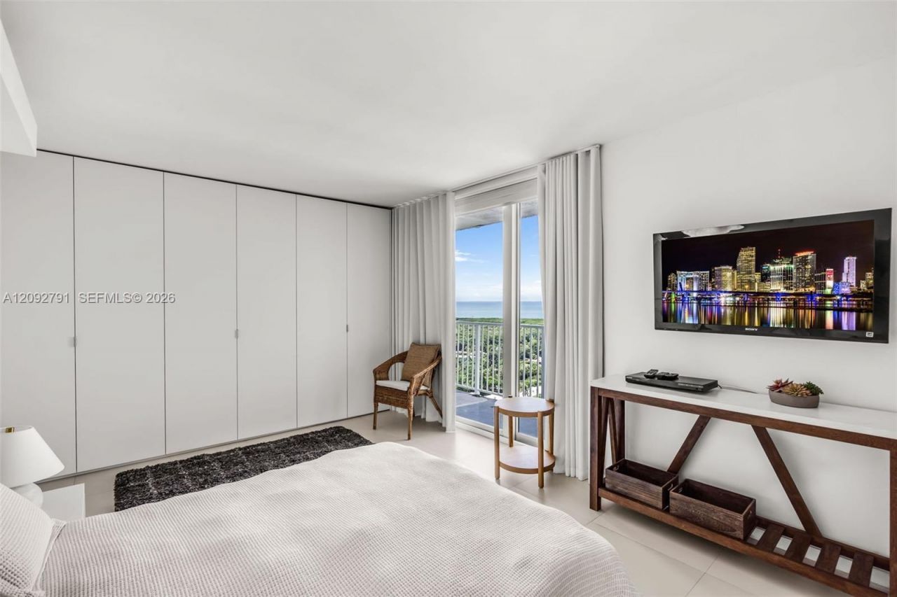 881 Ocean Dr , Unit 20E, Key Biscayne, FL 33149 Photo