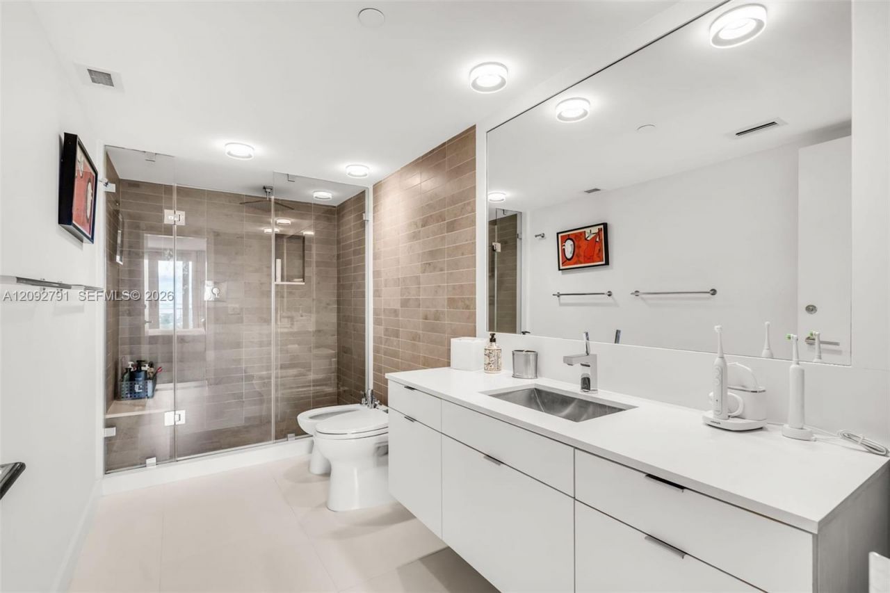 881 Ocean Dr , Unit 20E, Key Biscayne, FL 33149 Photo