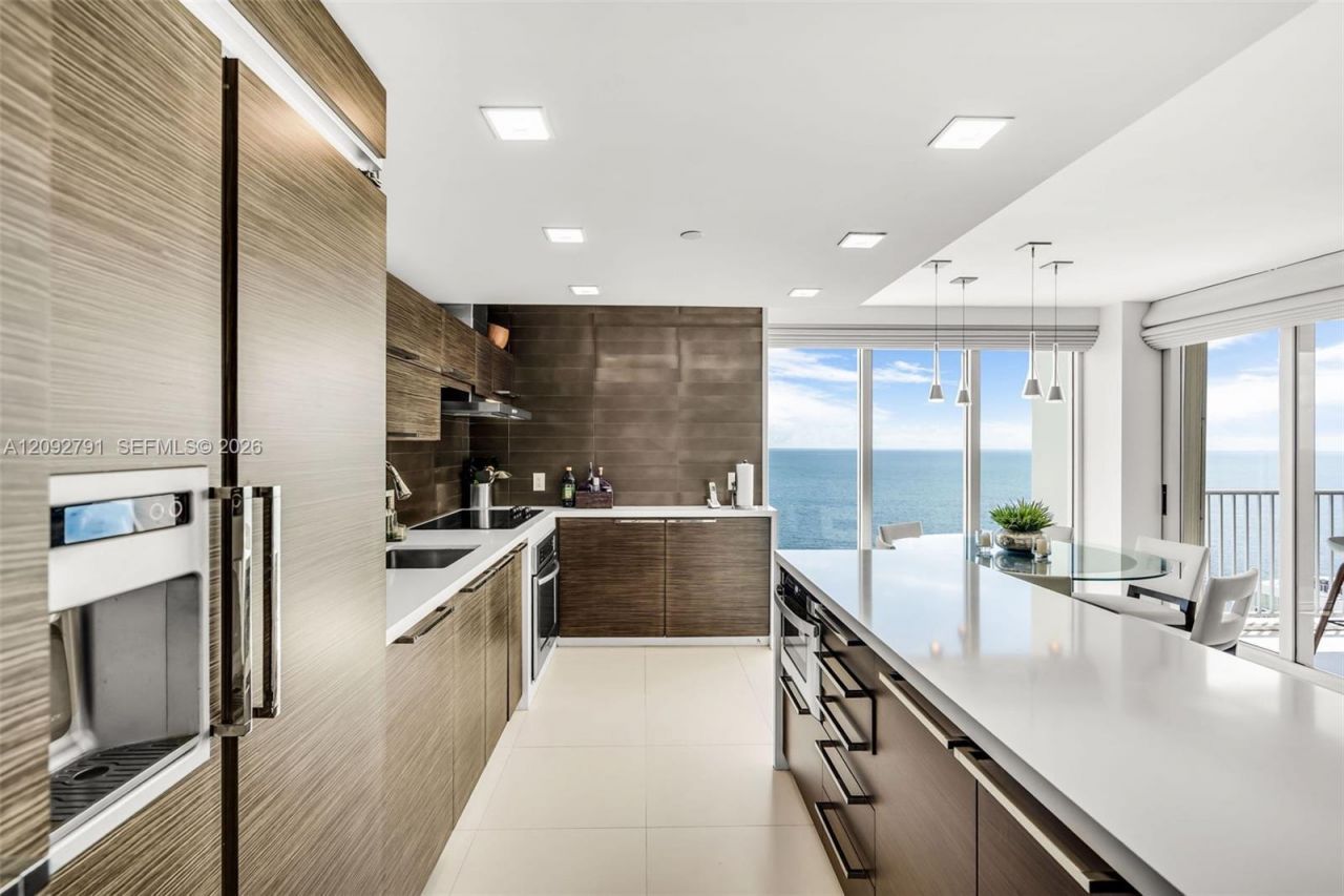 881 Ocean Dr , Unit 20E, Key Biscayne, FL 33149 Photo