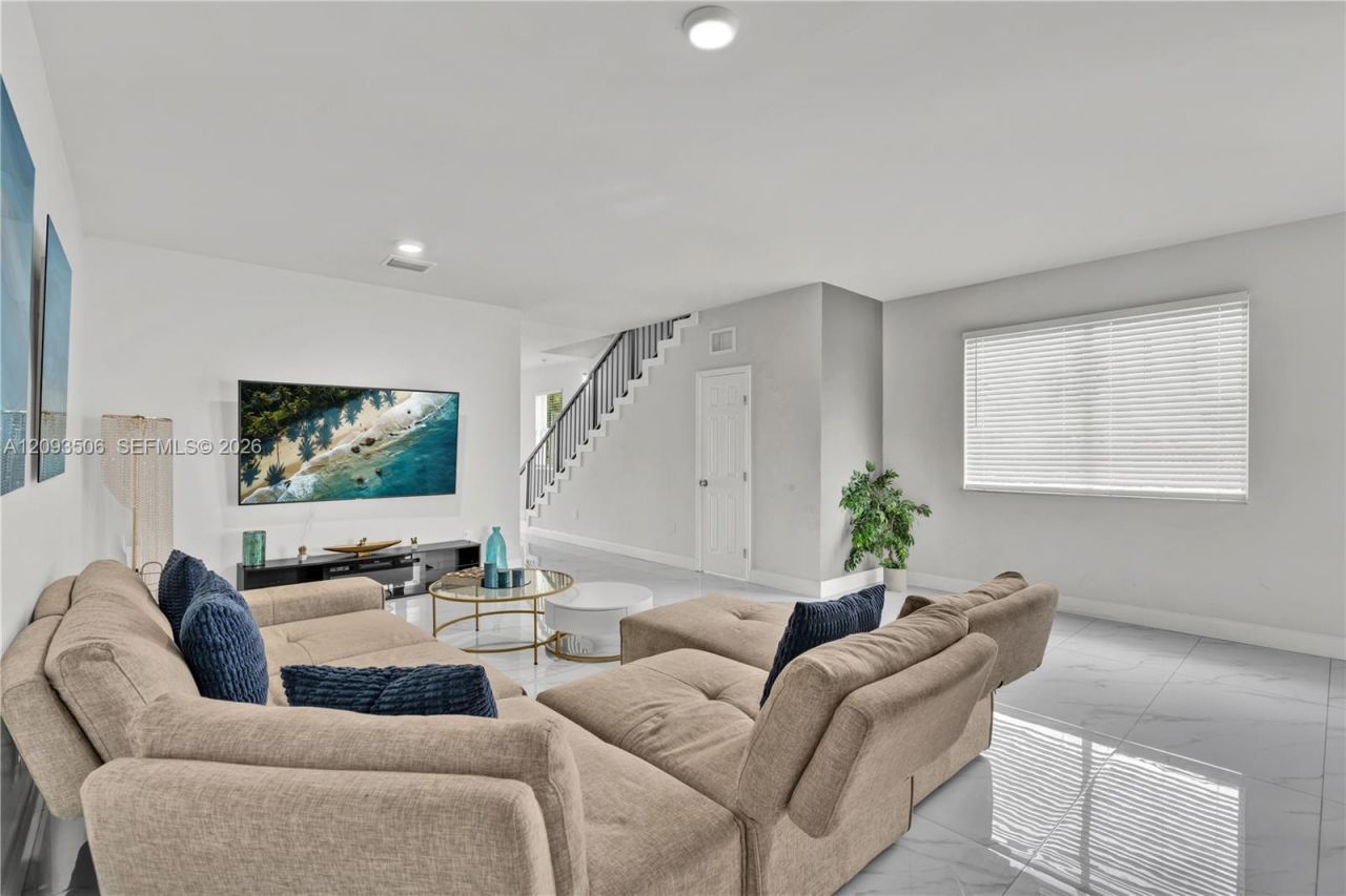 1968 NW 25th Ave, Unit #1970, Miami, FL 33125 Photo