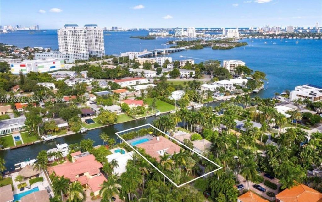 1025 Belle Meade Island Dr , Miami, FL 33138 Photo