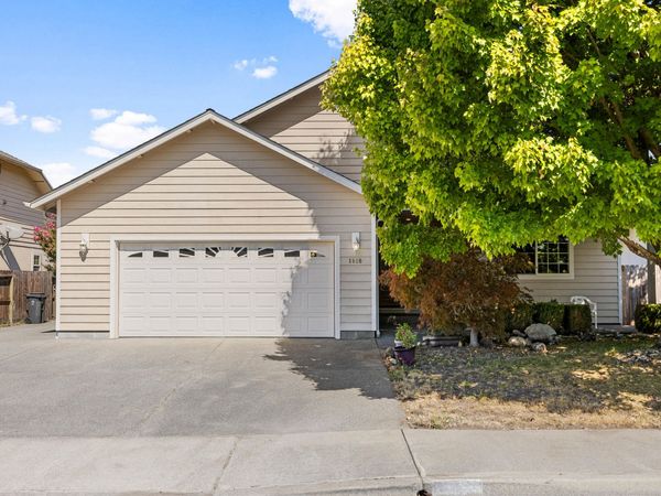 1810 SW J Street, Grants Pass, OR 97526