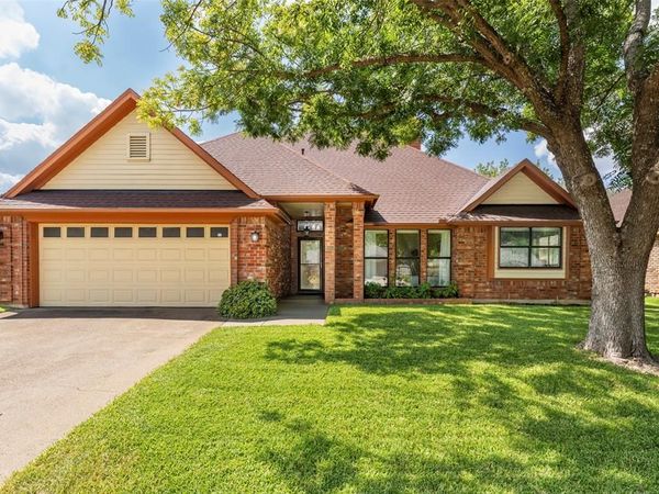 5006 Andalusia Trail, Arlington, TX 76017