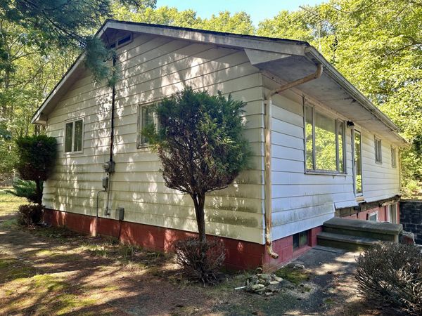 2439 N Lakeshore Drive, Ludington, MI 49431