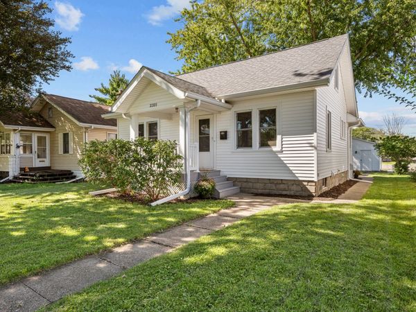 2321 30th Street, Moline, IL 61265