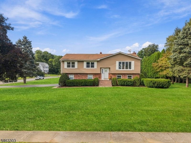 22 Marguerite Ln, Montville, NJ 07082 Main Photo