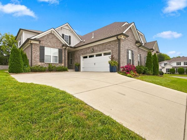 602 Lake Reserve Cv, Hermitage, TN 37076