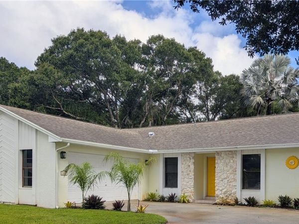 2820 21st Lane, Vero Beach, FL 32960