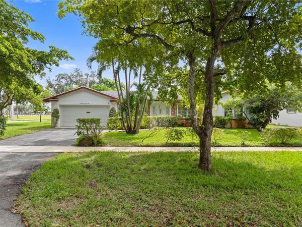 4899 NW 7th Dr , Plantation, FL 33317