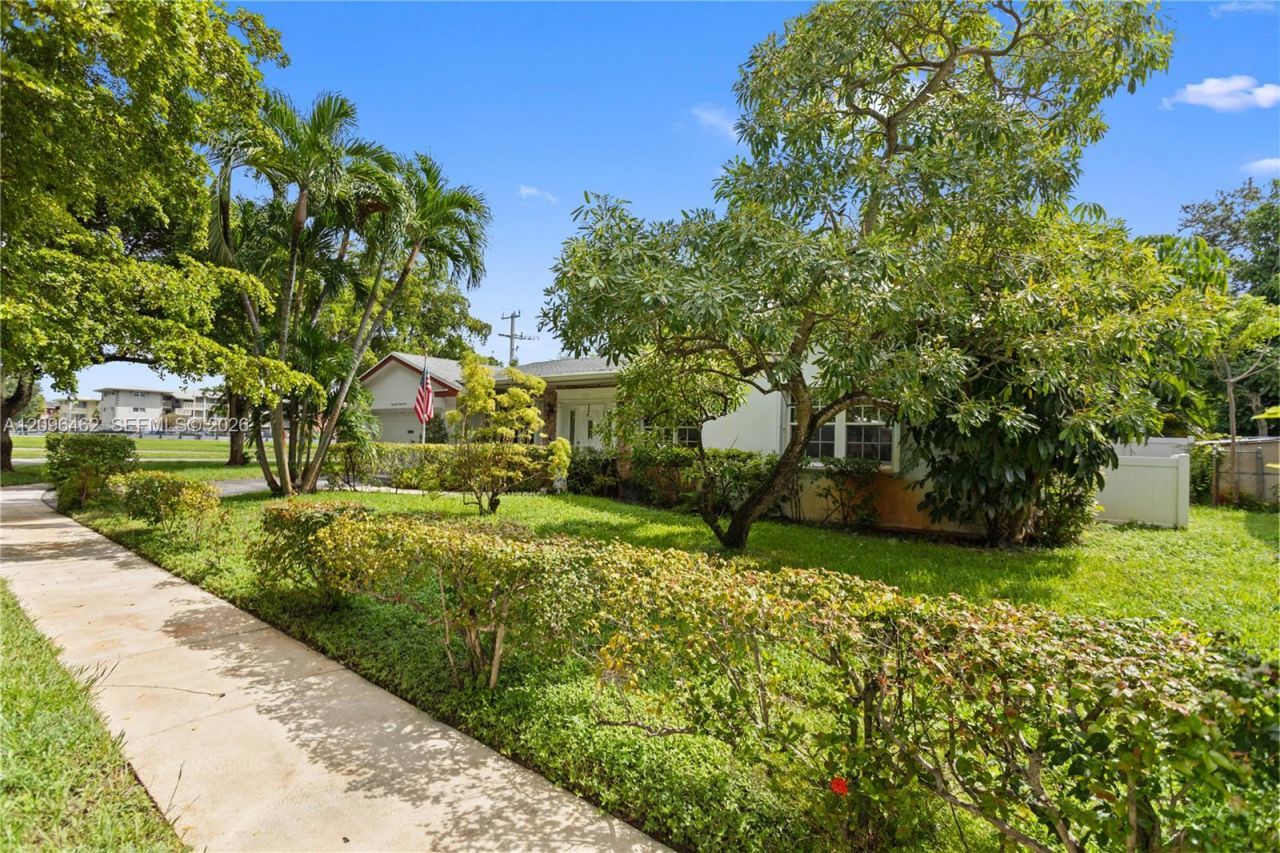 4899 NW 7th Dr, Plantation, FL 33317 Photo
