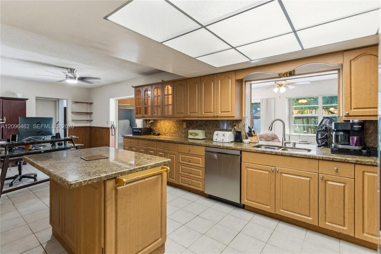 4899 NW 7th Dr, Plantation, FL 33317 Photo