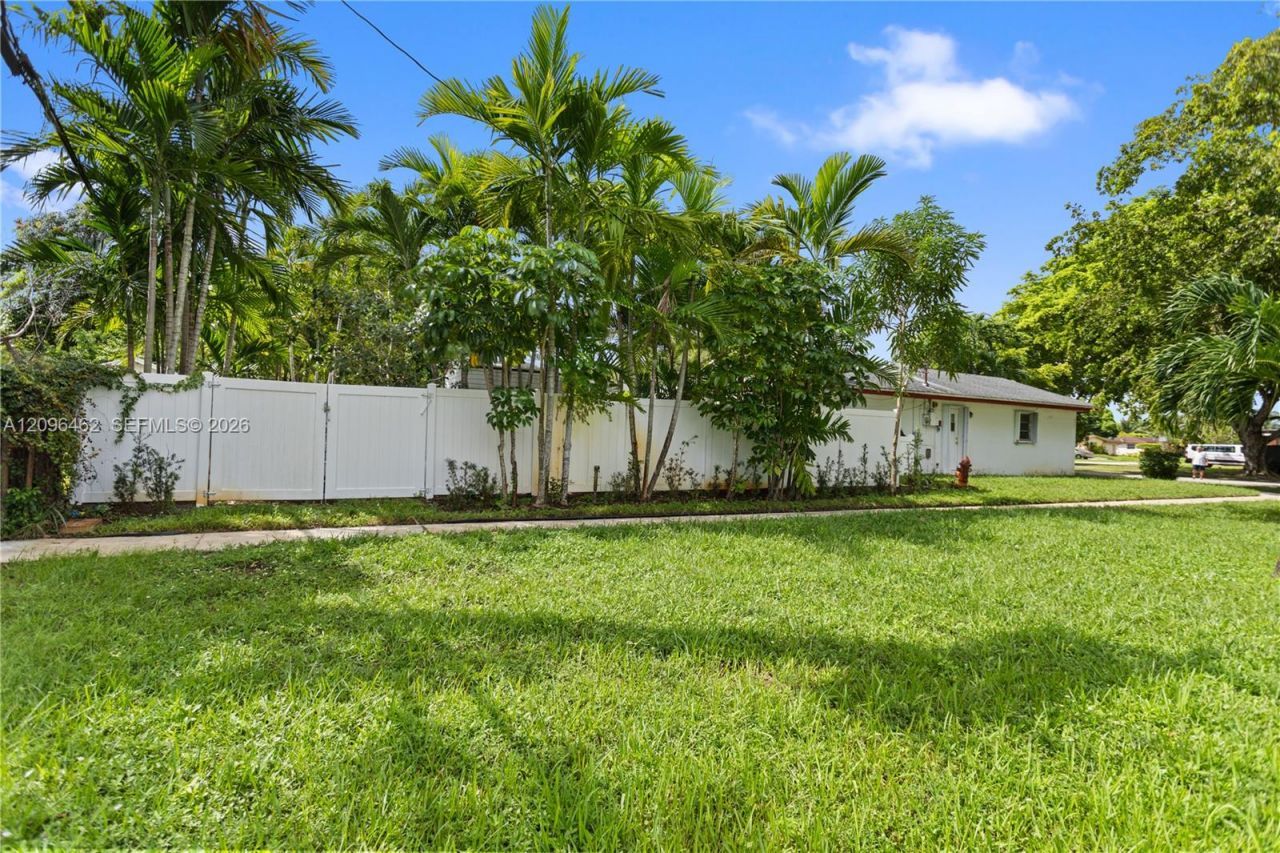 4899 NW 7th Dr, Plantation, FL 33317 Photo
