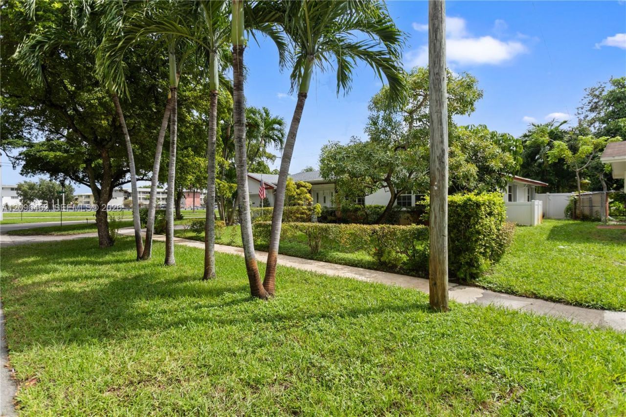 4899 NW 7th Dr, Plantation, FL 33317 Photo