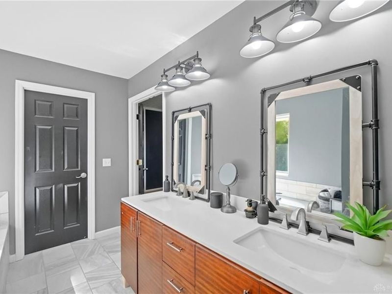 41 W Waterbury Drive, Springboro, OH 45066 Photo 5