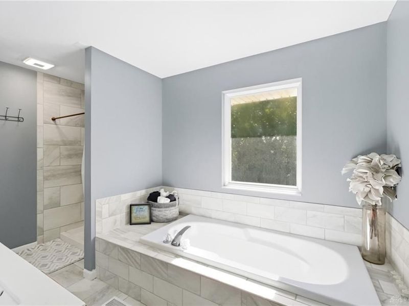 41 W Waterbury Drive, Springboro, OH 45066 Photo 6