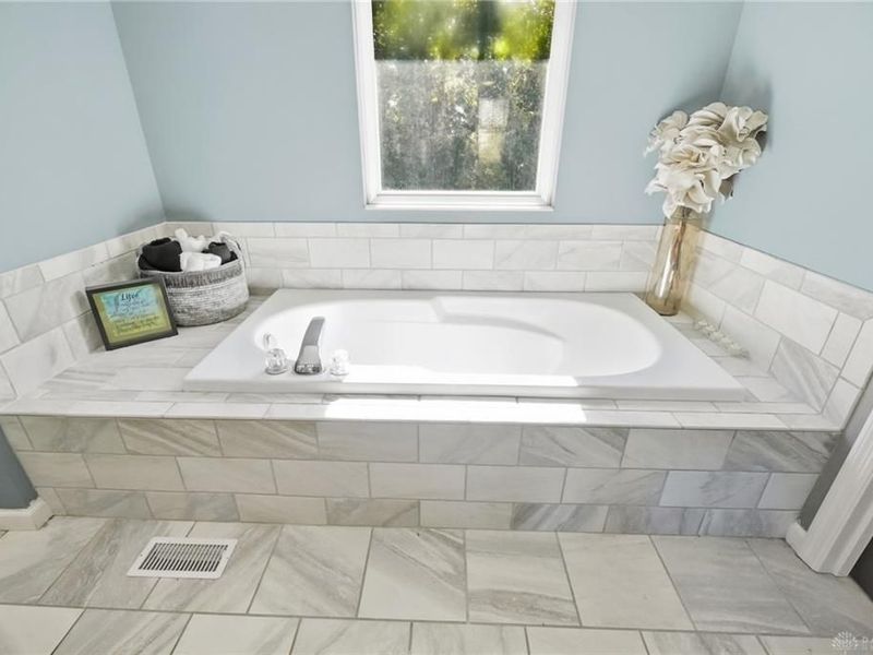 41 W Waterbury Drive, Springboro, OH 45066 Photo 7