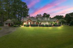 101 Fairway Court photo 4
