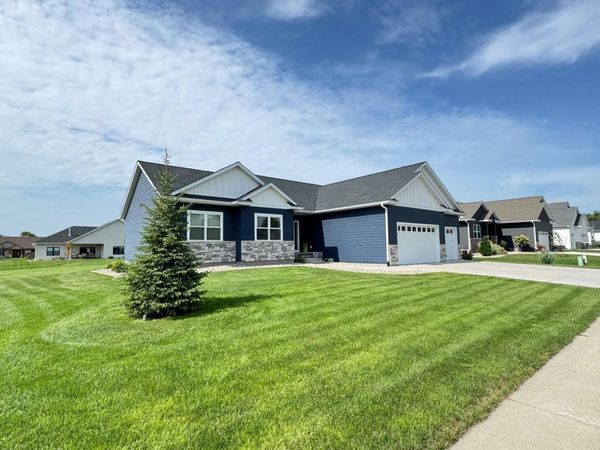 1807 Raymond Drive, North Mankato, MN 56003