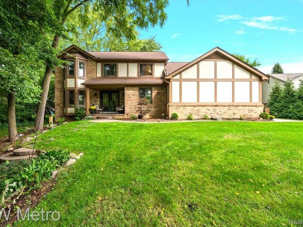 294 Miracle Drive, Troy, Mi 48084