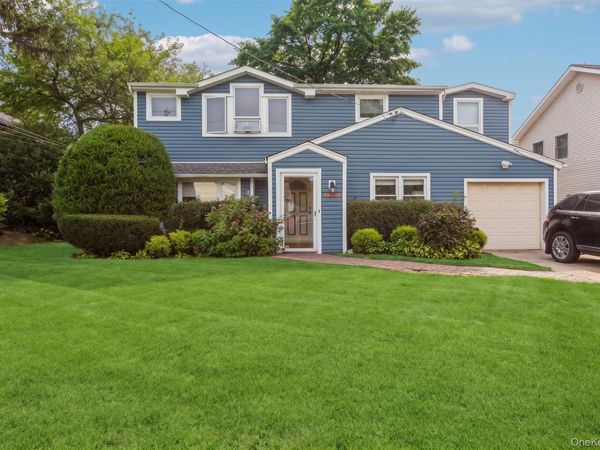 1423 Sturl Avenue, Hewlett, NY 11557