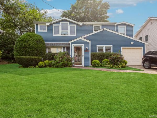 1423 Sturl Avenue, Hewlett, NY 11557