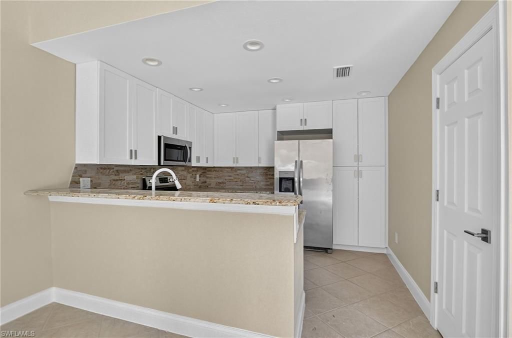 6305 Royal Woods Dr, Fort Myers, FL 33908 Photo
