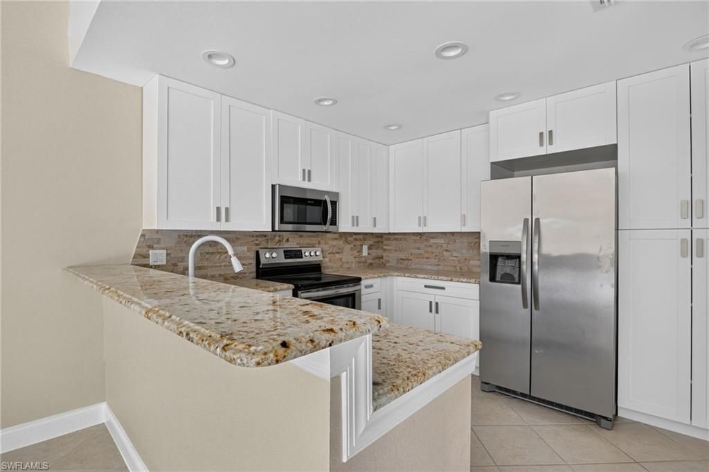 6305 Royal Woods Dr, Fort Myers, FL 33908 Photo