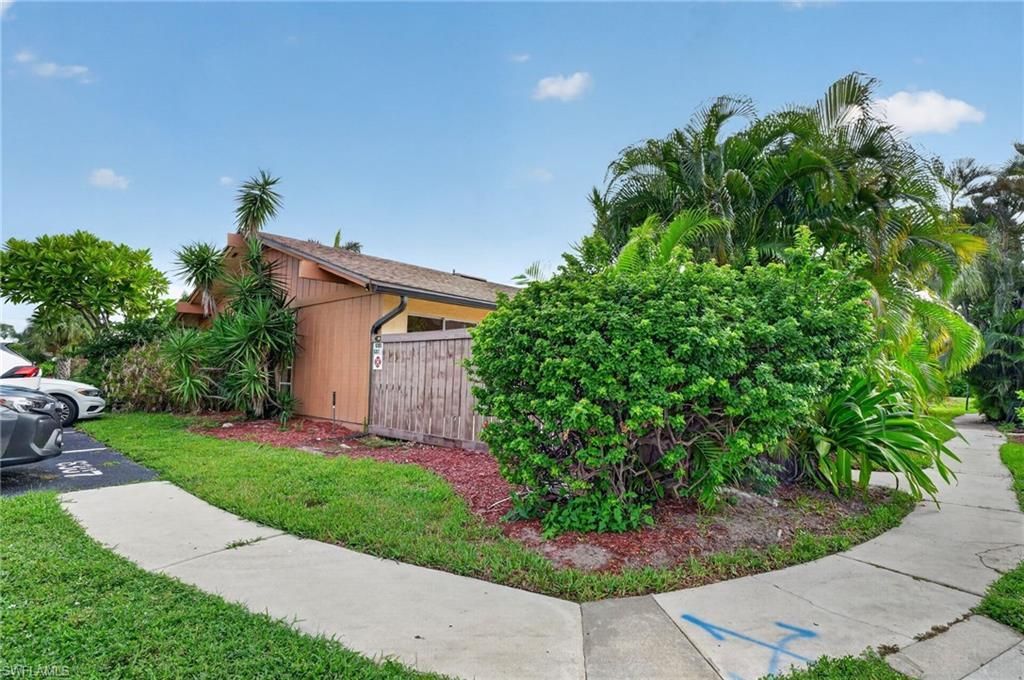 6305 Royal Woods Dr, Fort Myers, FL 33908 Photo