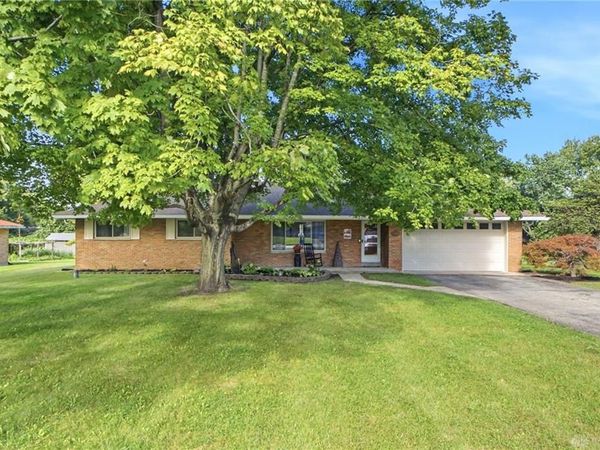 5227 Old Troy Pike, Huber Heights, OH 45424