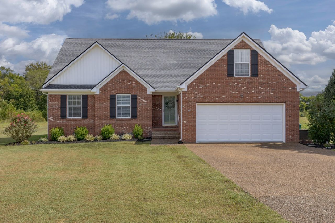2623 Danbury Cir, Spring Hill, TN 37174 Main Photo