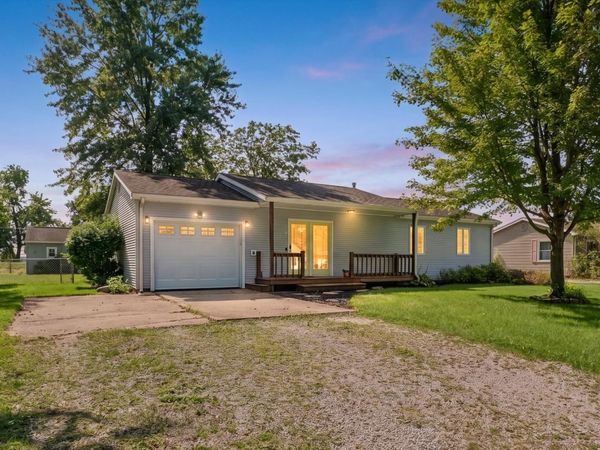 404 W BROADWAY, Ogden, IL 61859