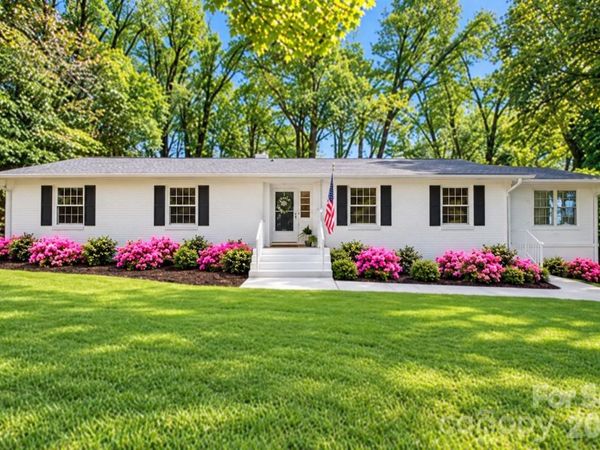 7400 Oakwood Lane, Charlotte, NC 28215