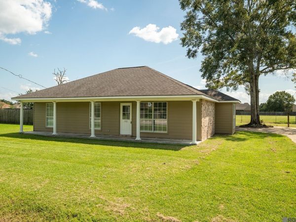 41185 Rhea St, Gonzales, LA 70737