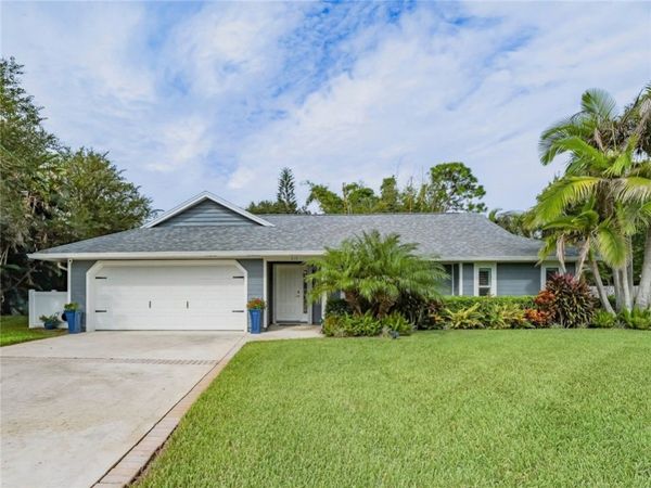 215 8th Terrace, Vero Beach, FL 32962