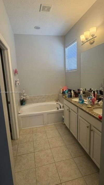 19301 NE 8th Ct, Miami, FL 33179 Photo